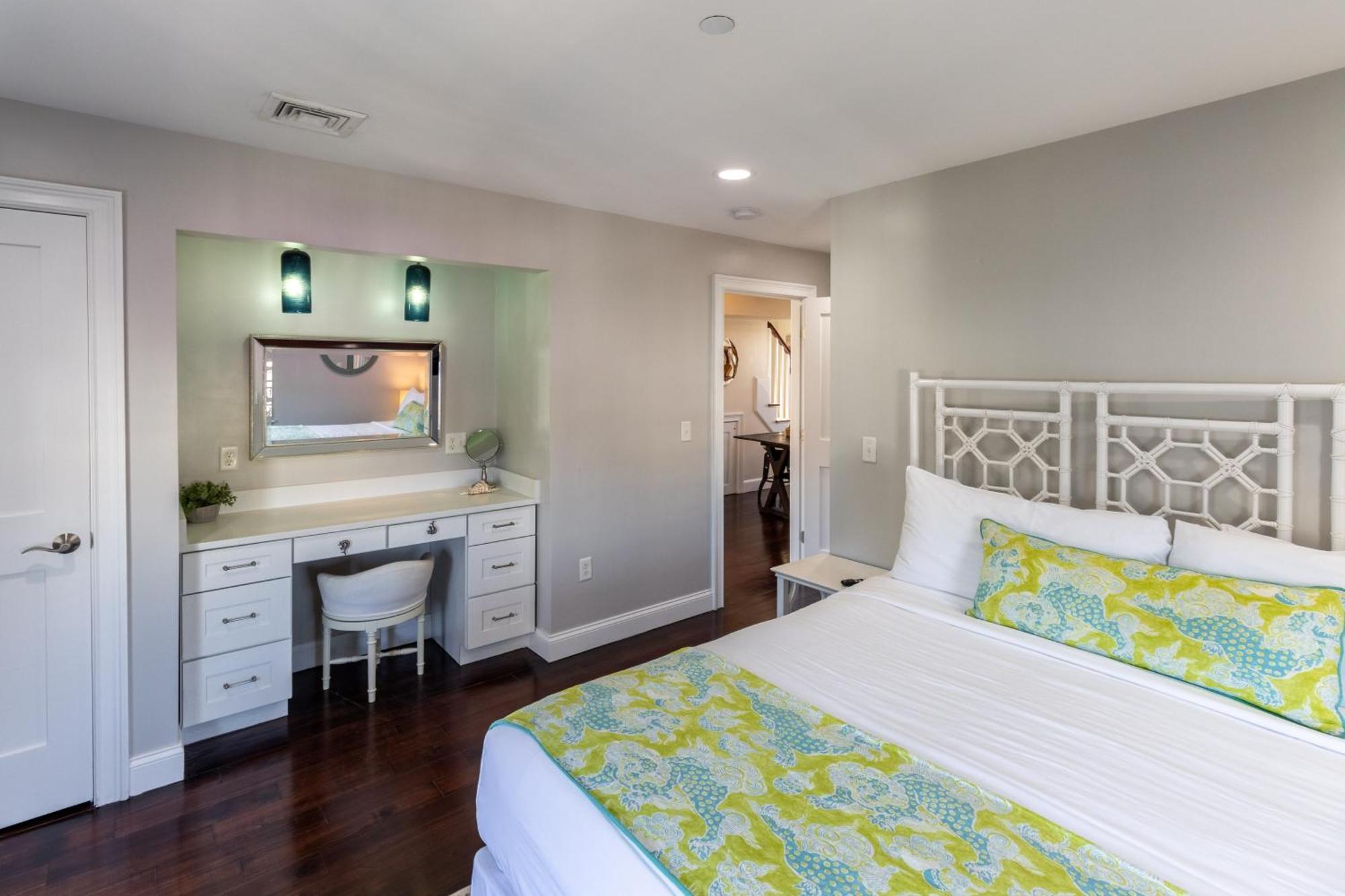 The Newport Lofts - 617 Thames Street Apartment Bagian luar foto